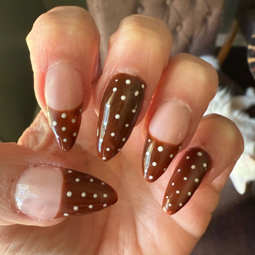Brown Polka Dot Nail Art